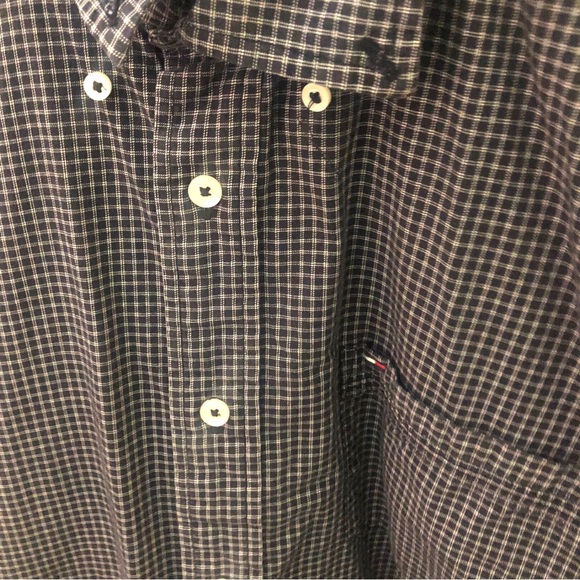 Tommy Hilfiger Men’s Grey Button Down Short Sleeve Dress Shirt - Picture 8 of 8